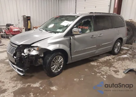 2013 Chrysler Town & Country Touring-L z USA, uszkodzony, nr VIN 2C4RC1CG4DR757752